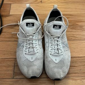 Nike Flyknit Breathable tennis shoes